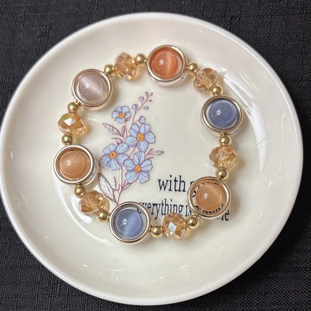 Elegant Gold and Multicolor Beaded Bracelet - Picture 1 of 6